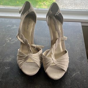 Gold shimmer Kelly & Katie open toe heels